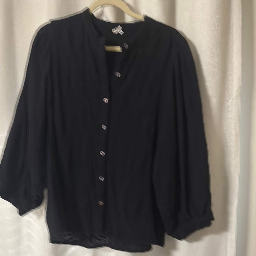 Ivy JaneElegant Black Button-Up Women's Top